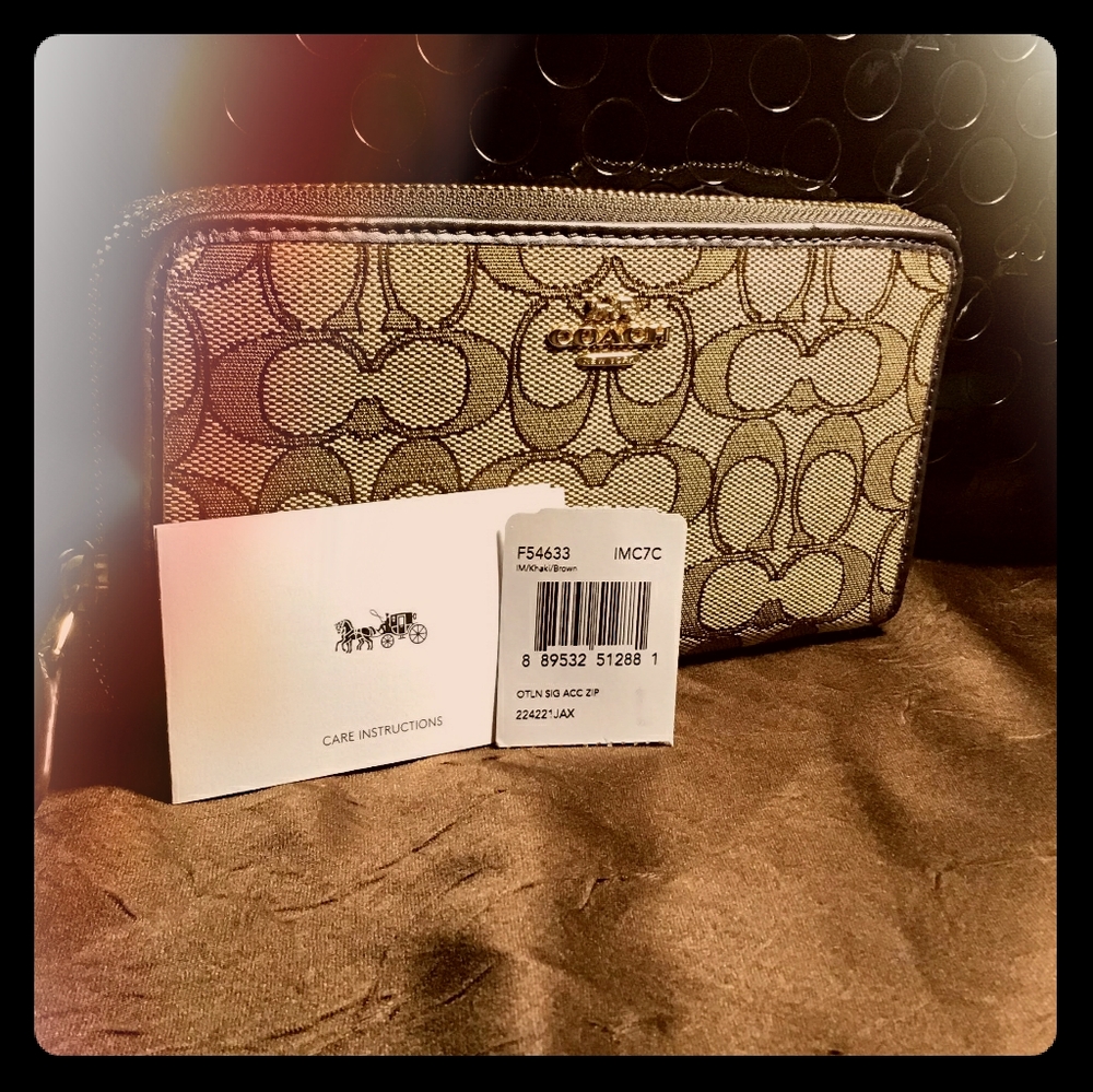 NWT Coach wallet